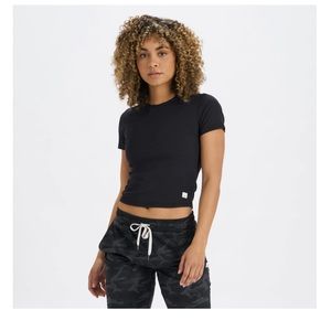 Vuori Mudra Tshirt size small, black